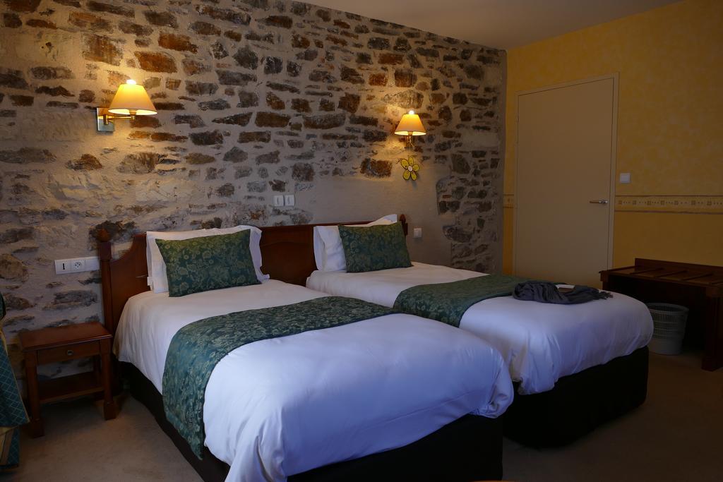 Logis Hotels Le Champalud Restaurant La Citadelle Oree-d'Anjou Room photo
