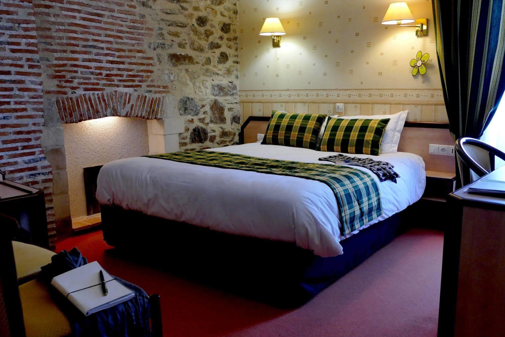 Logis Hotels Le Champalud Restaurant La Citadelle Oree-d'Anjou Exterior photo